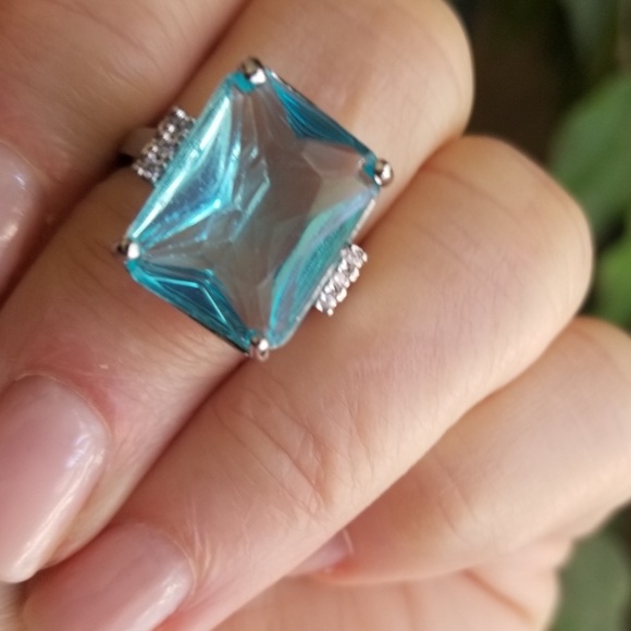 Gorgeous Emerald Cut Simulated Aquamarine Ring - Picture 5 of 6